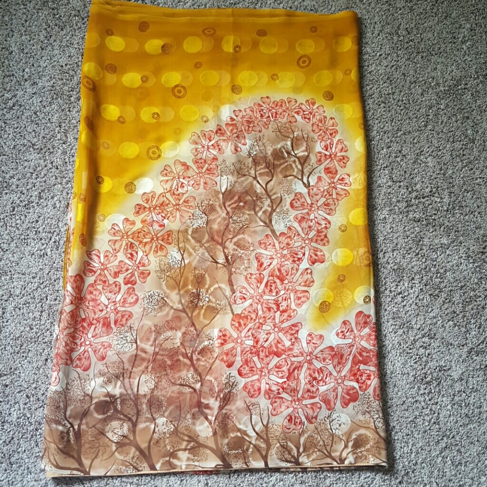 Beautiful floral Mustard Yellow Saree !